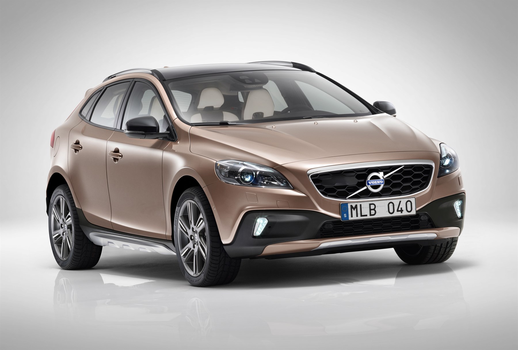 Volvo V40 Cross Country top 3 crossovers