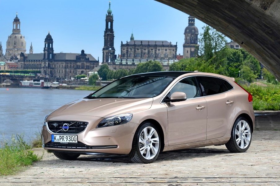 Volvo-V40_2013_1024x768_wallpaper_05