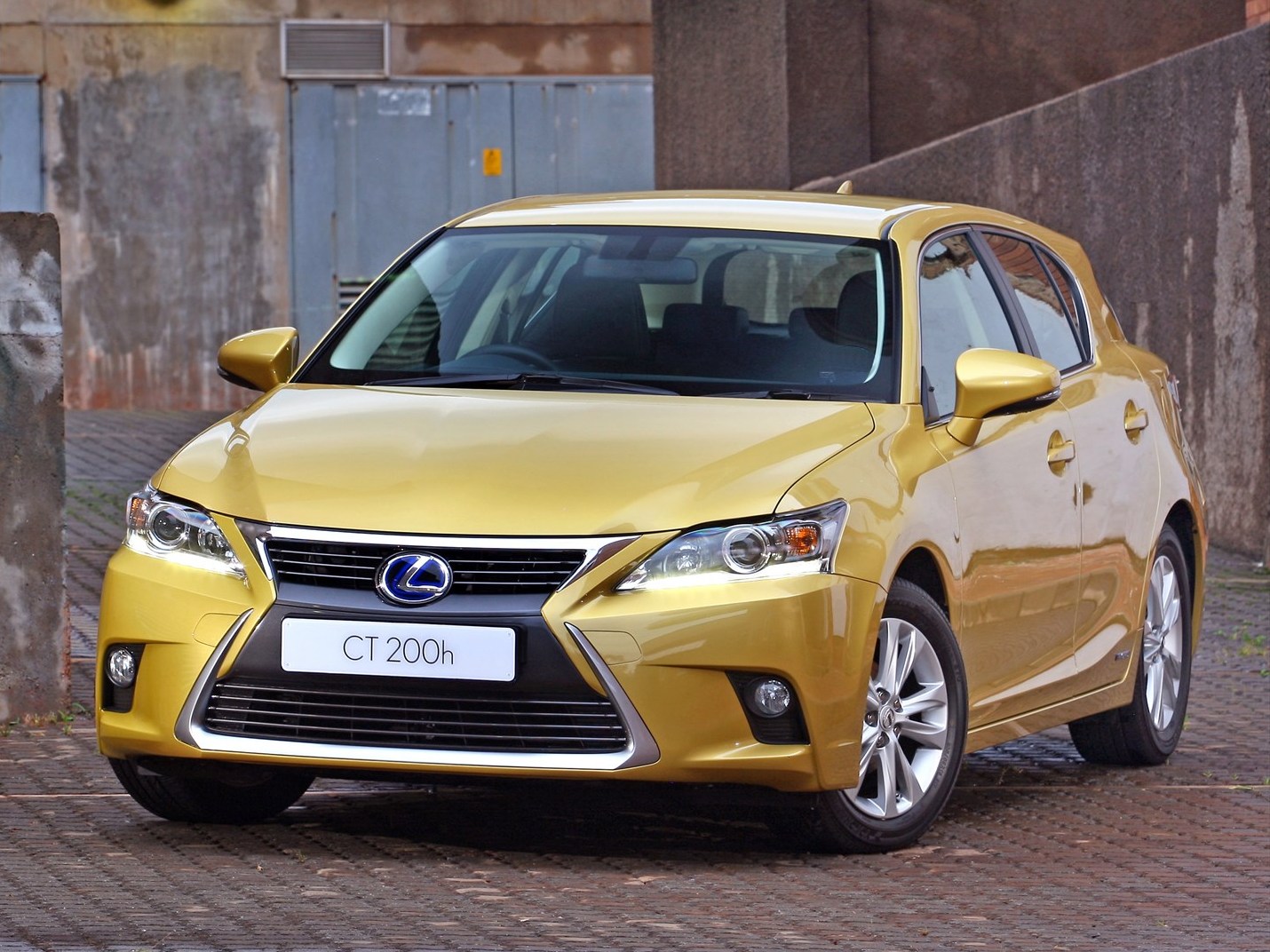 Lexus CT200h