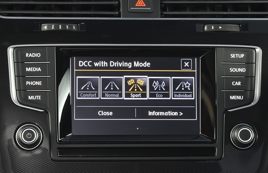 New_Golf_GTI_Interior_008