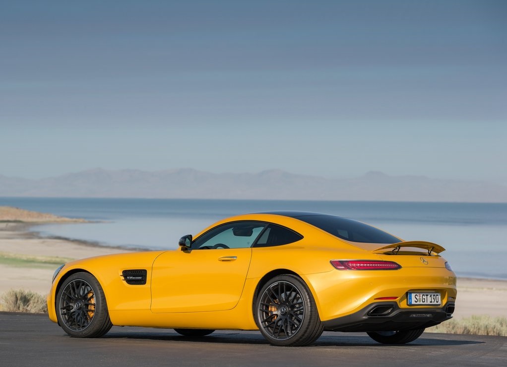 Mercedes-AMG-GT-S-Colour
