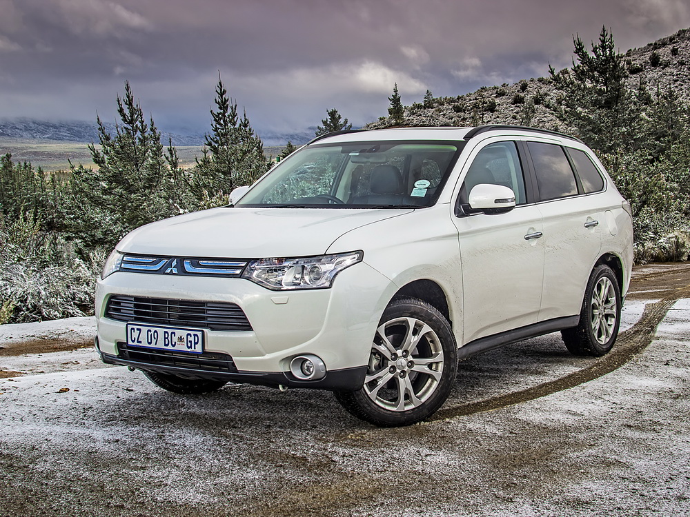 2014-Mitsubishi-Outlander