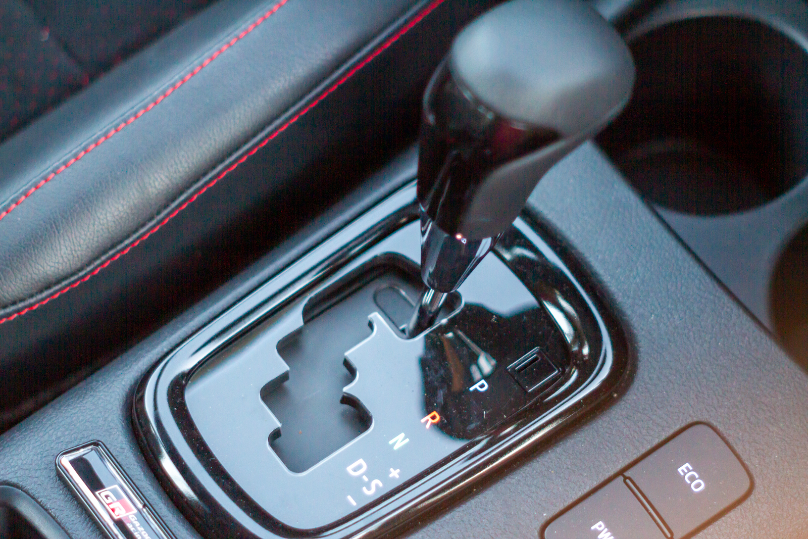 Toyota Hilux GR-S (GR-Sport) jagged-pattern shift gate.