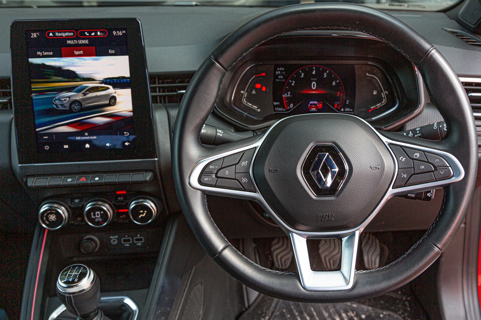 Renault Clio intens interior
