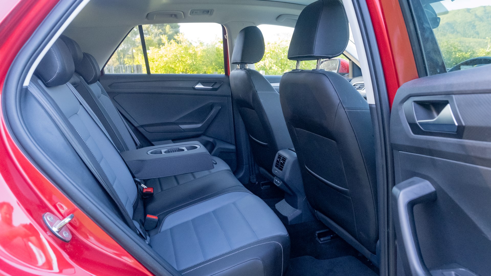 Volkswagen T-Roc rear seats 