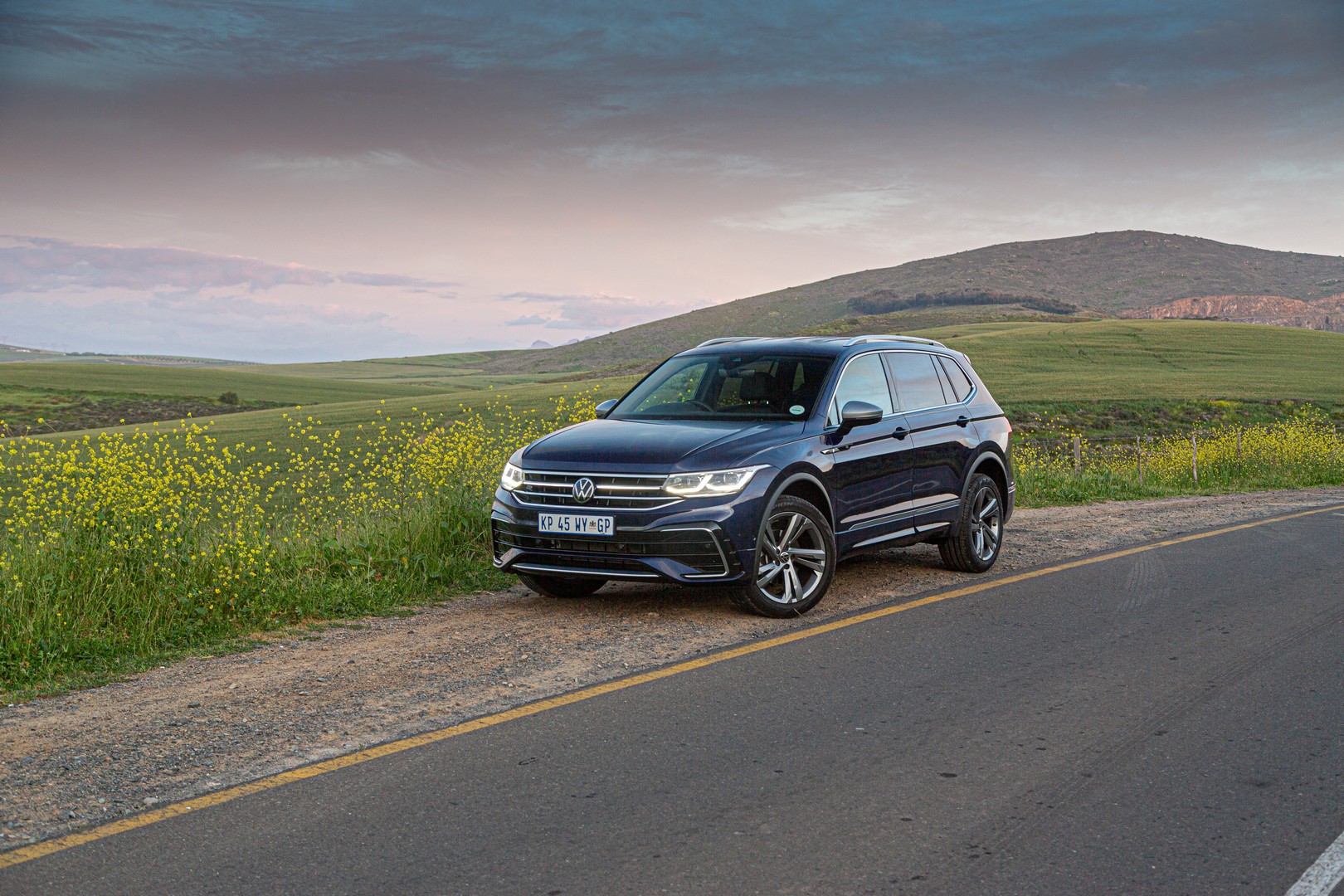 2022 Volkswagen Tiguan Allspace front