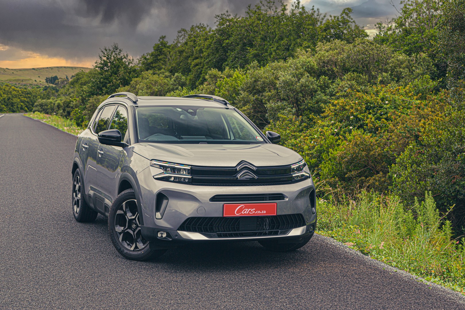 Frontal aspect of the 2023 Citroen C5 Aircross.