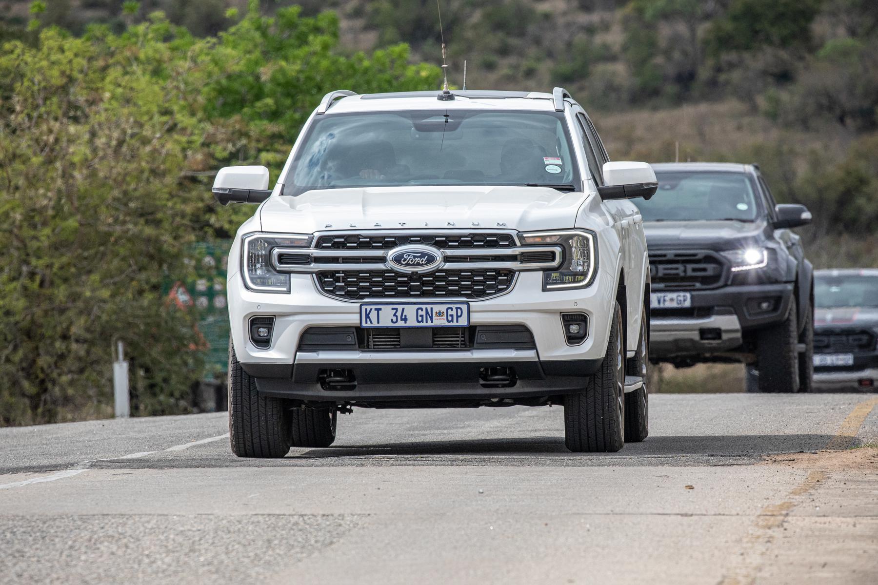 2023 Ford Everest 3.0 V6 AWD Platinum frontal aspect.