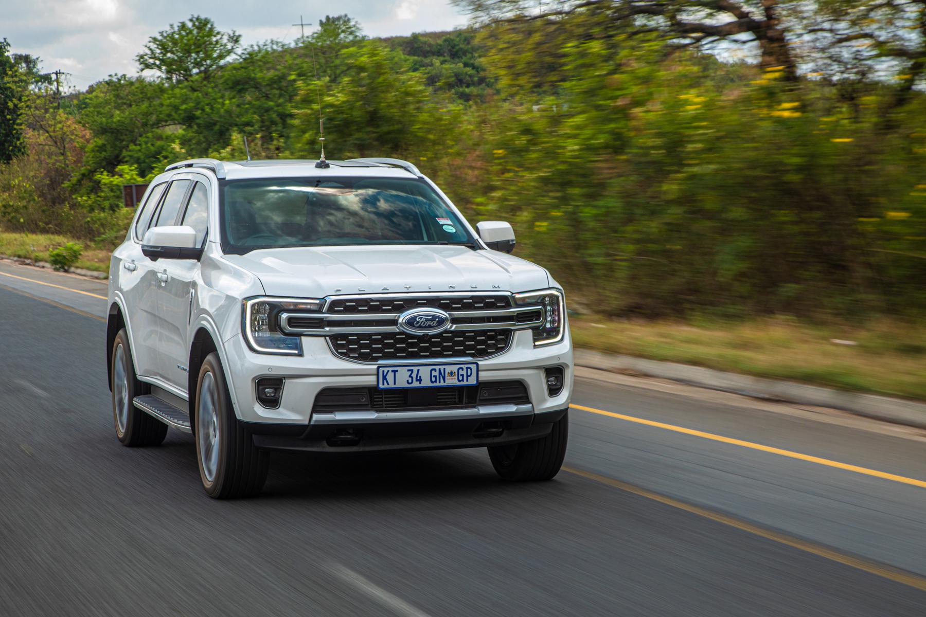 2023 Ford Everest 3.0 V6 AWD Platinum driving on a tarred road.