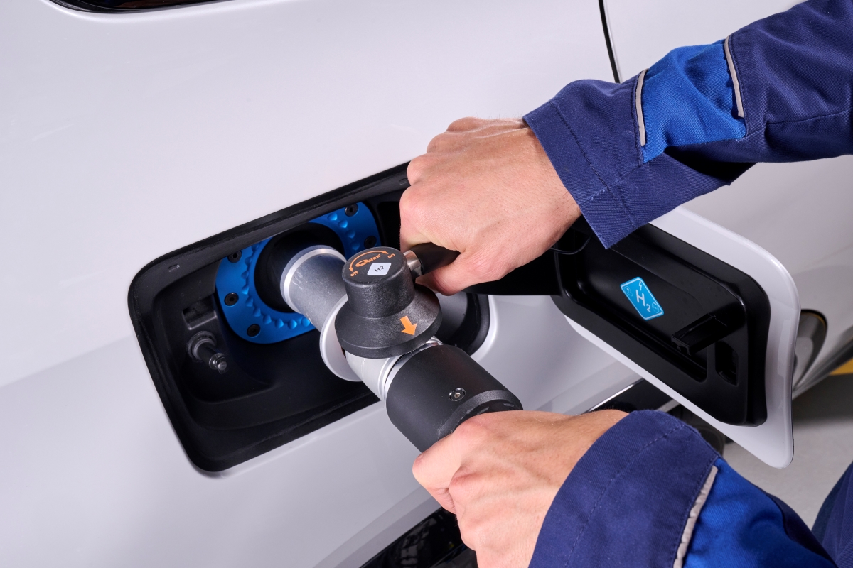 Hydrogen storage does have practical considerations, but the process of refuelling a vehicle is much like on a petrol/diesel forecourt. 