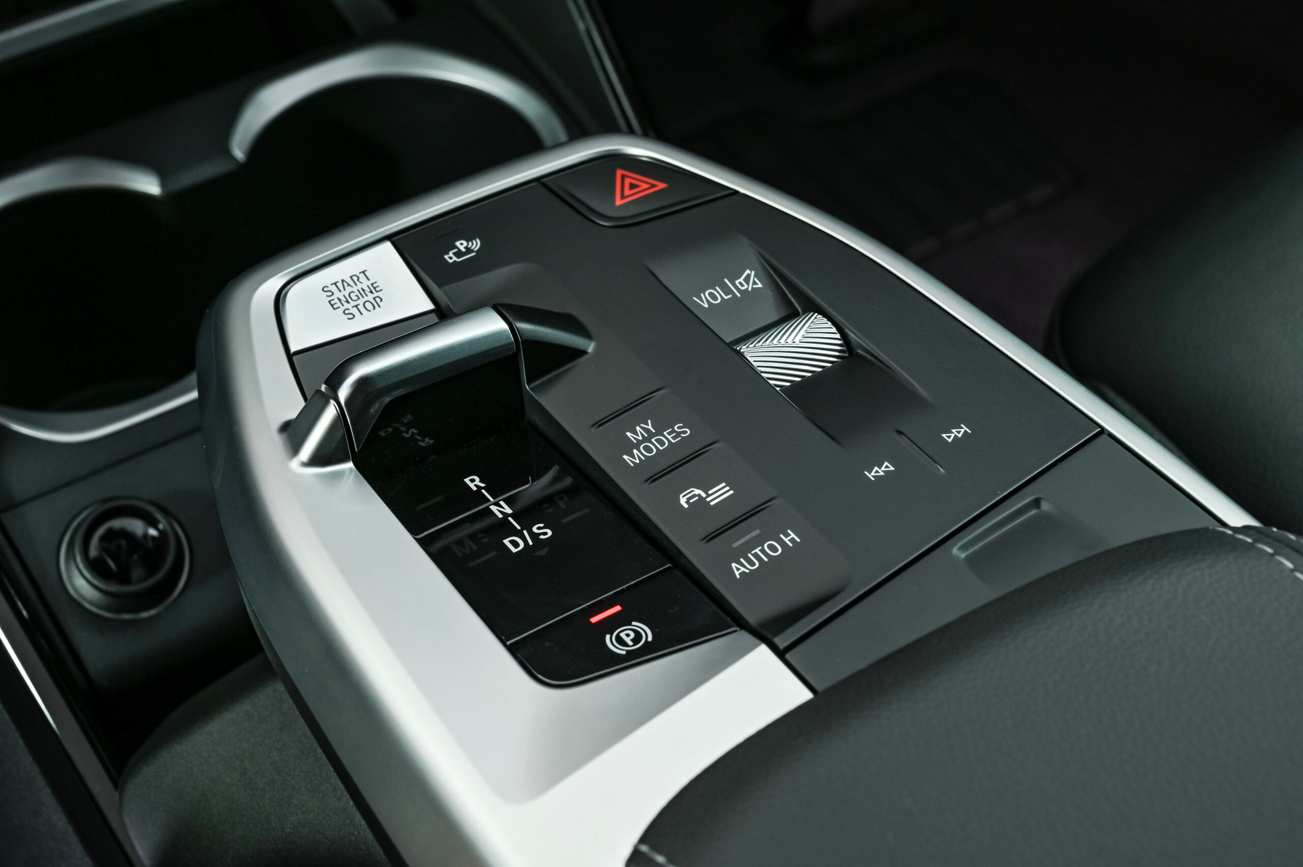 Centre console of new BMW X1 (2023) incorporates transmission selector