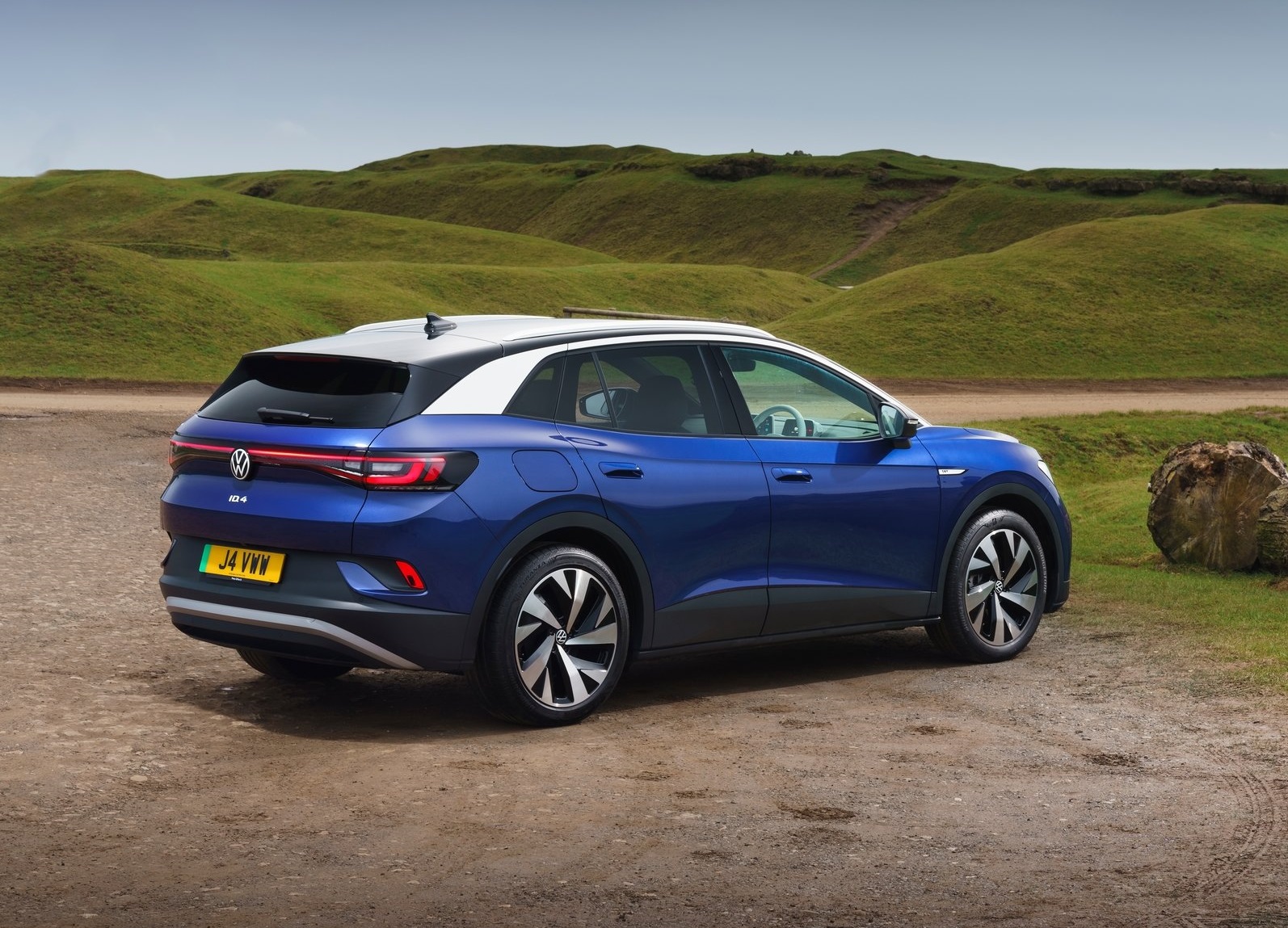 Rear three-quarter view of the Volkswagen ID.4.