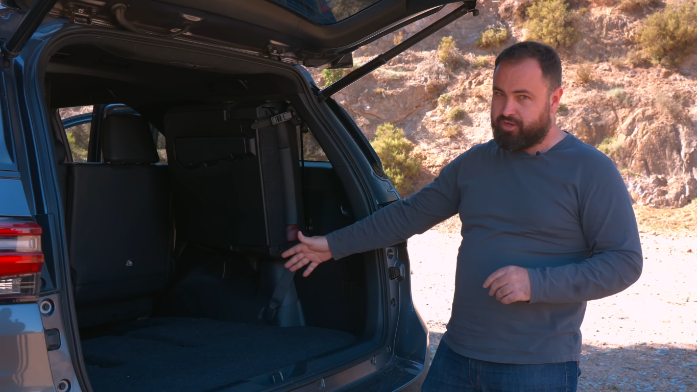 Toyota Fortuner boot