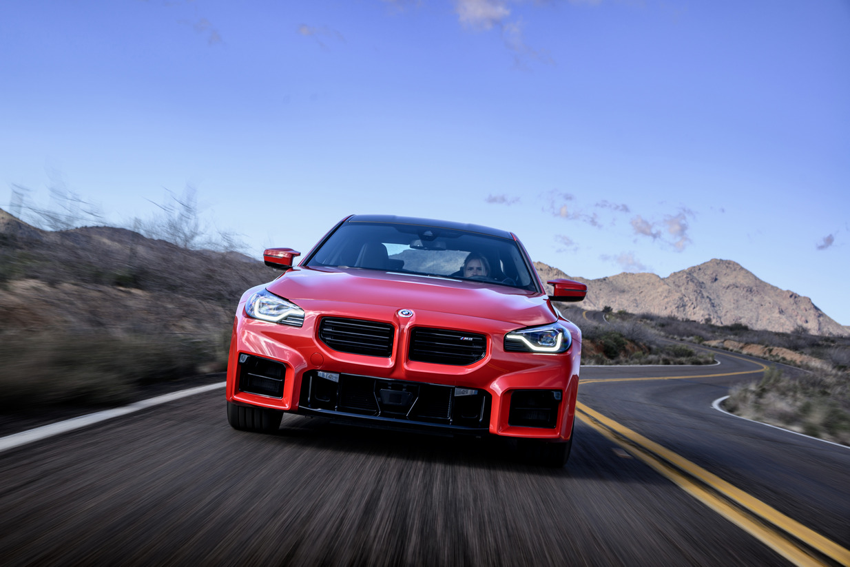 2023 BMW M2 front-on view.