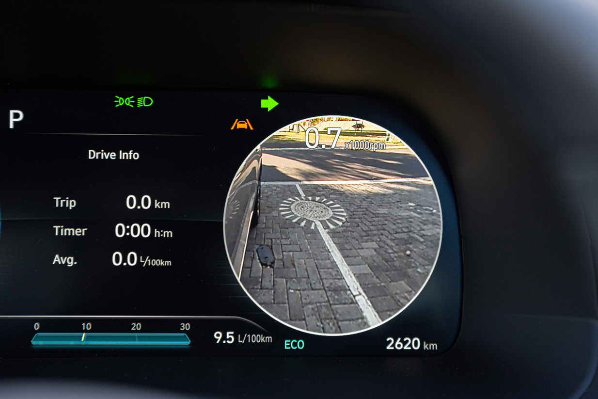 2023 Hyundai Palisade blind-spot monitor.