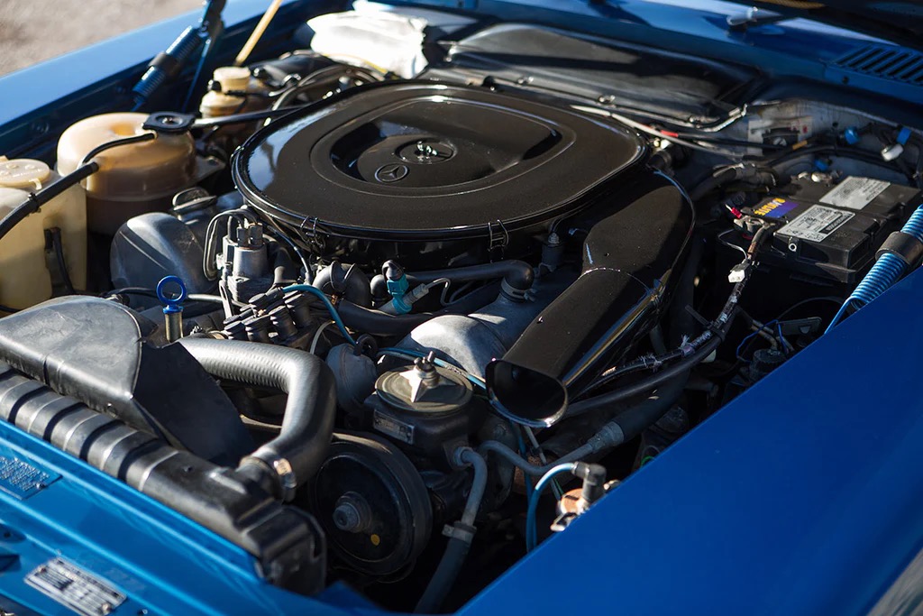 The Mercedes-Benz SL350's 3.5-litre V8 engine.