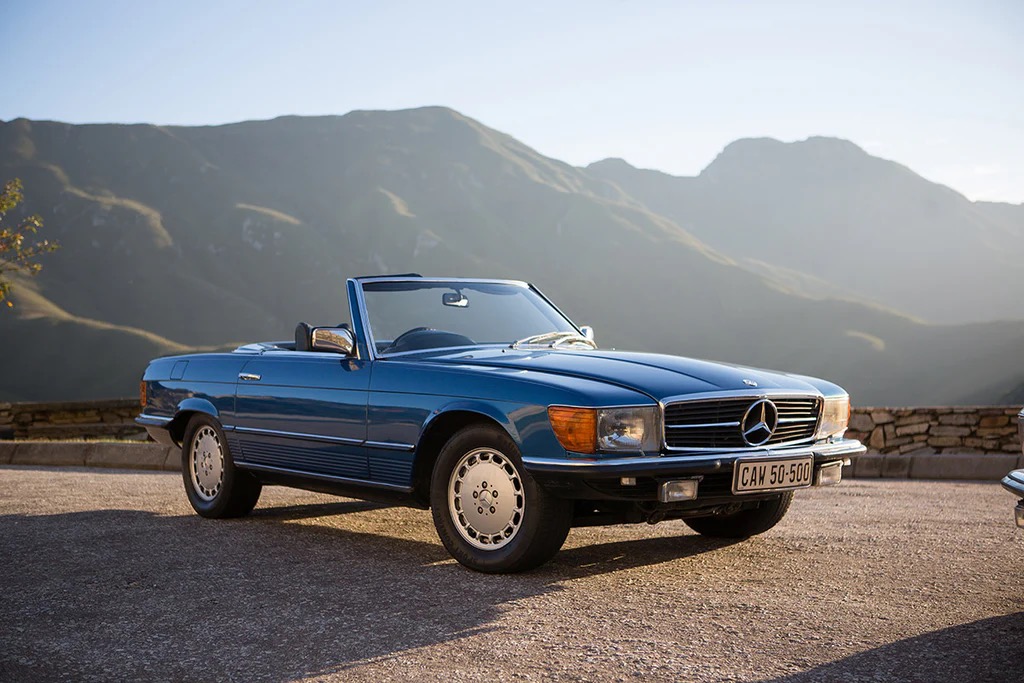 Mercedes-Benz 350SL front three-quarter view.