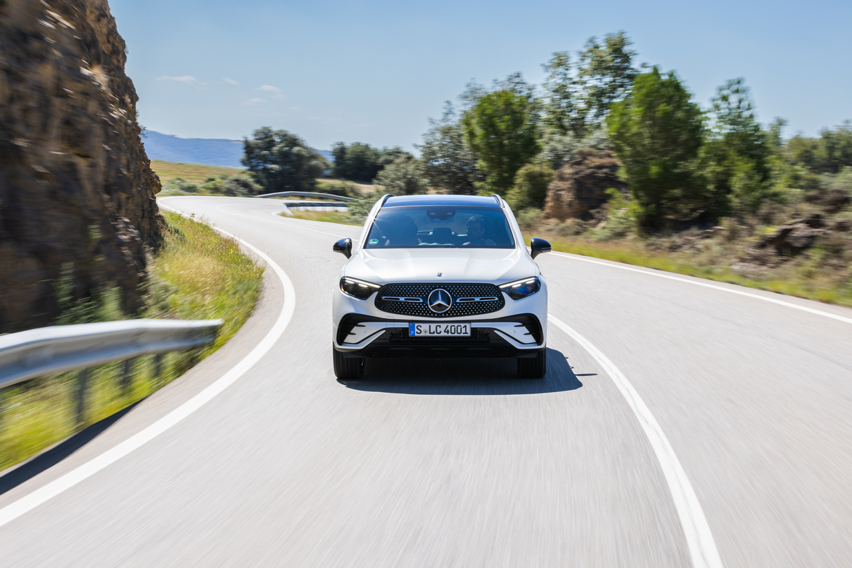 Mercedes-Benz GLC front driving