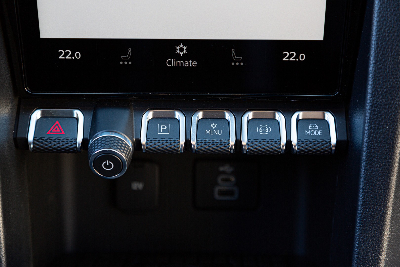 Unlike the Ford Ranger, however, the 2023 Volkswagen Amarok's fascia is equipped with a row of hot keys. 