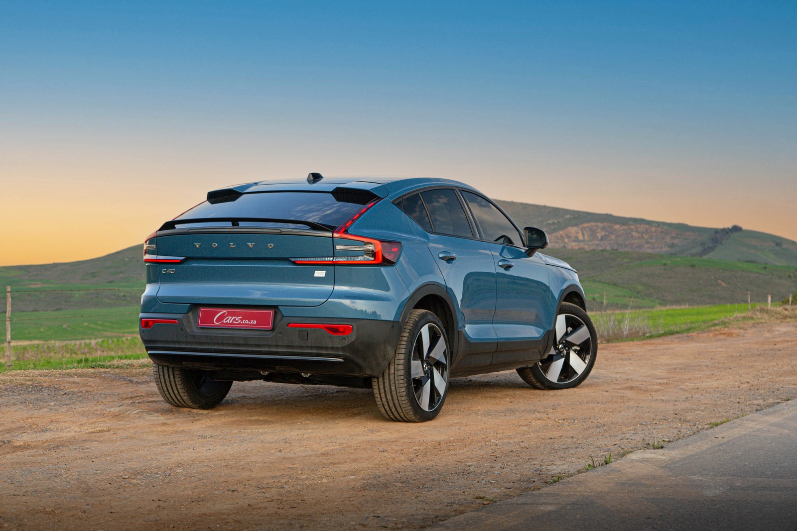 Volvo C40 P8 Recharge Twin AWD Ultimate rear aspect.