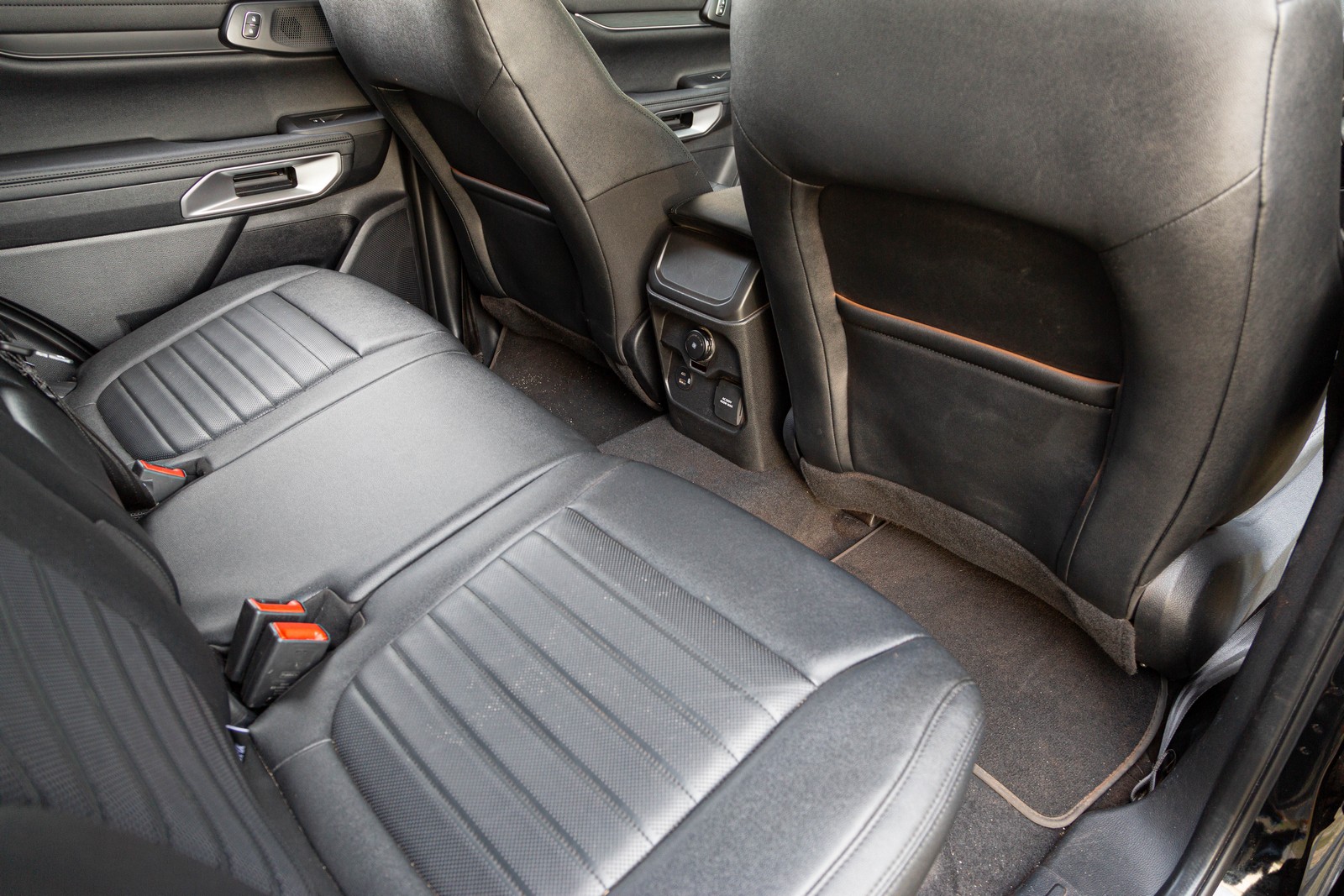 Ford Everest Sport 2nd-row seats.
