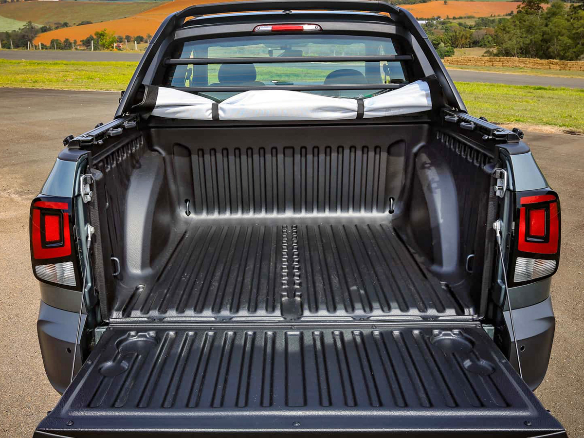Volkswagen Saveiro load bay