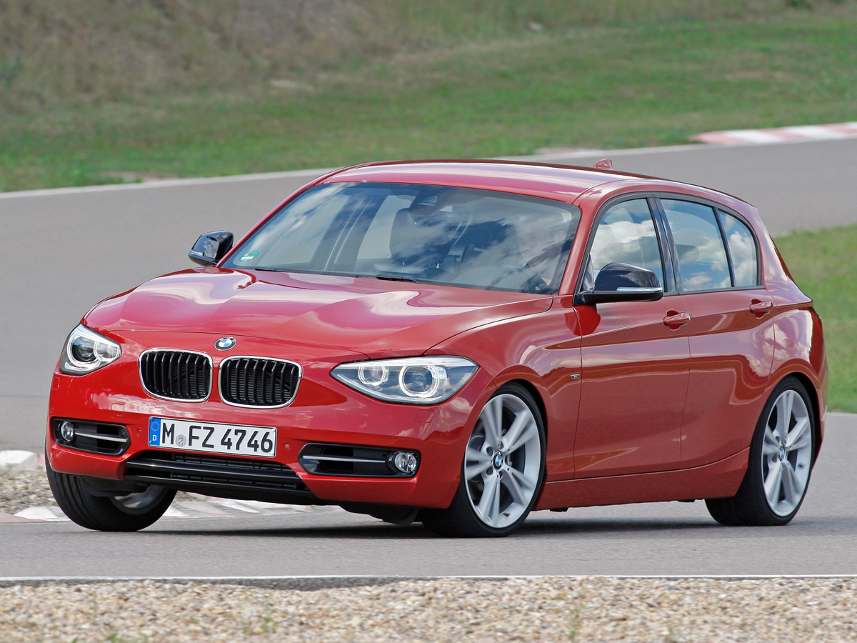 F20 BMW 1 Series dynamic