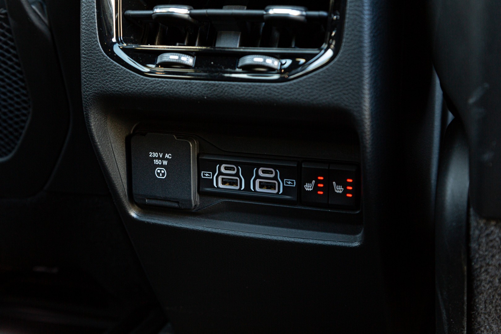 Jeep Grand Cherokee offers rear occupants many options to recharge their electronic devices. 