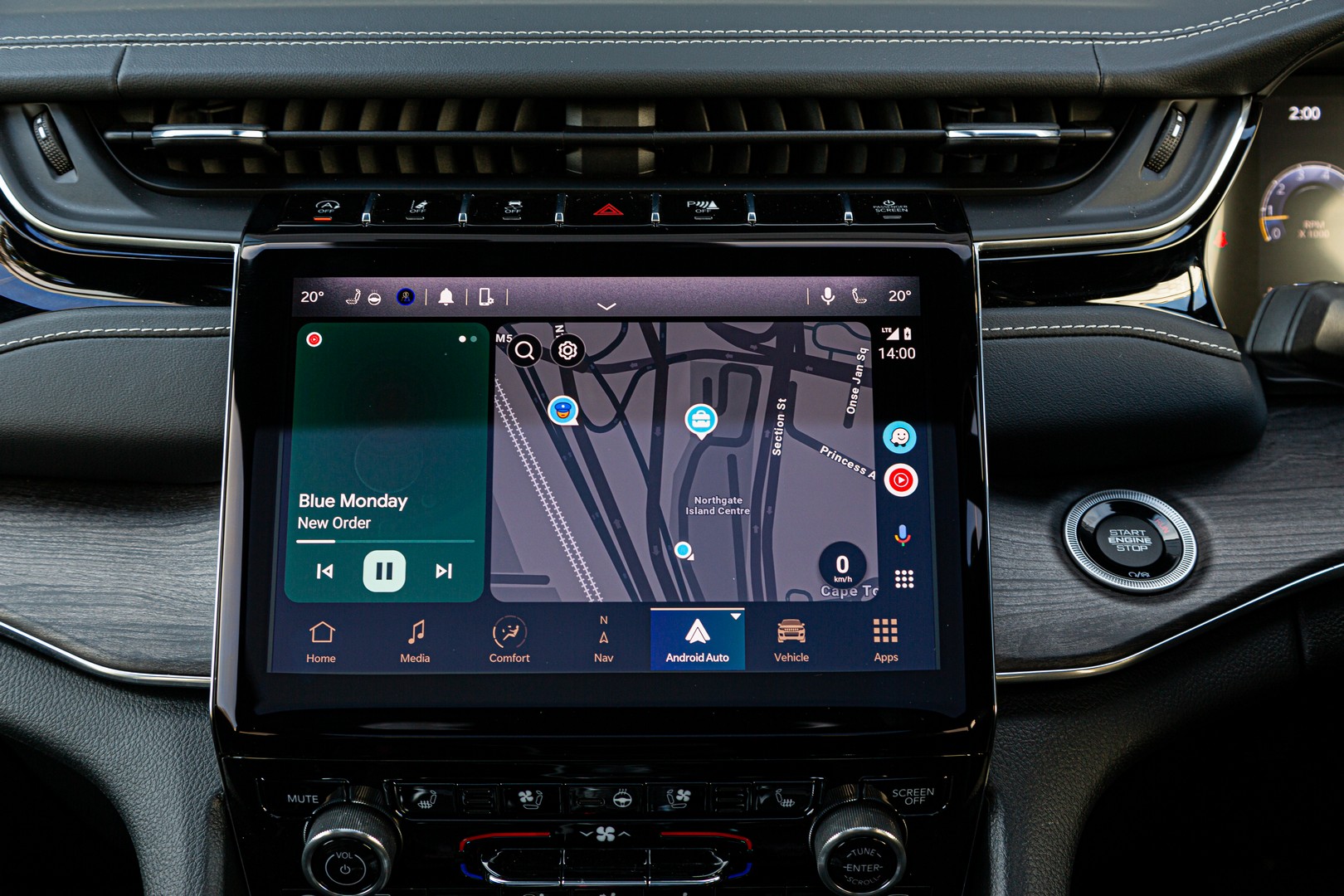 Jeep Grand Cherokee's uConnect 5 touchscreen infotainment system.
