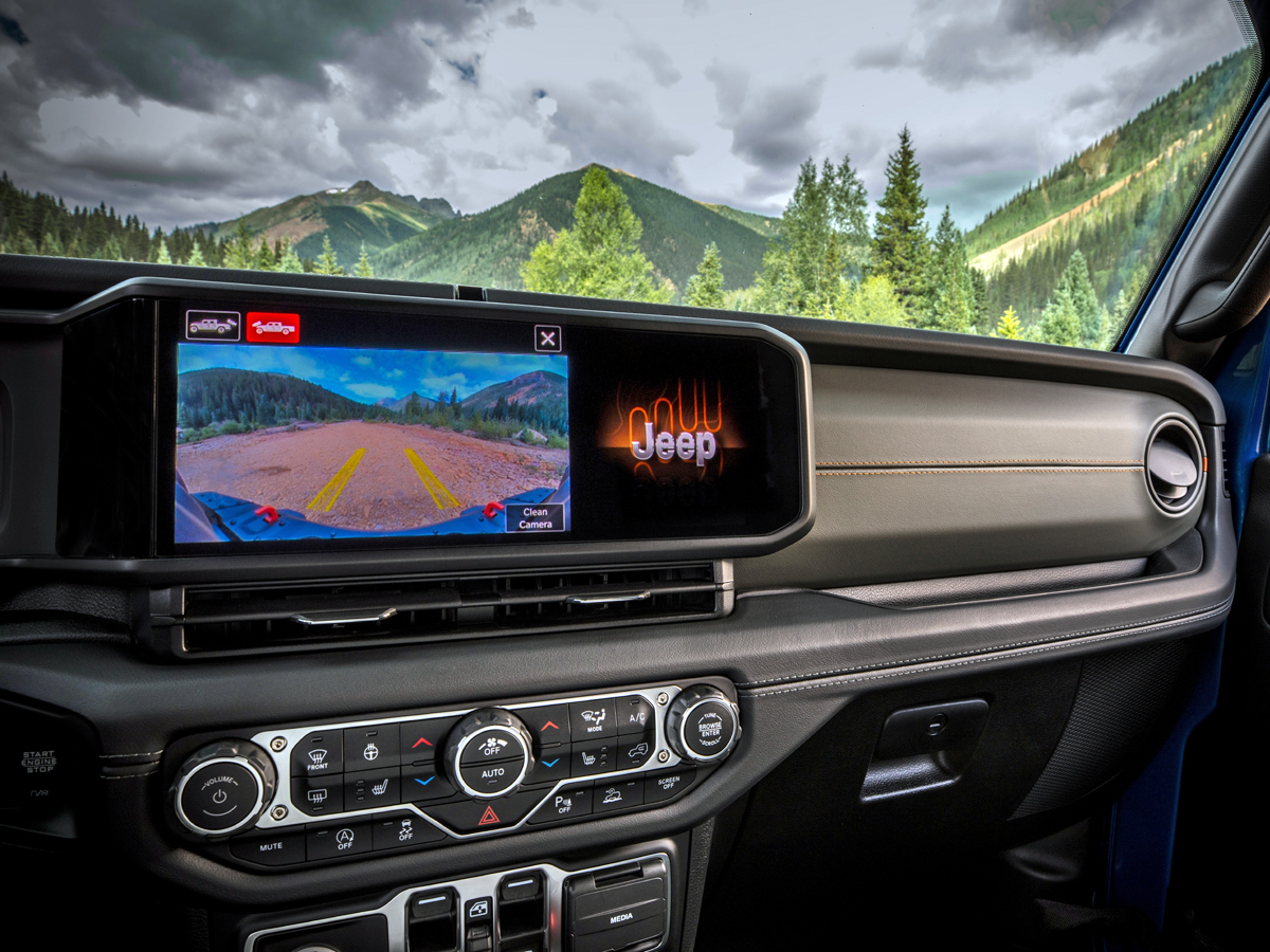 Jeep Gladiator touchscreen