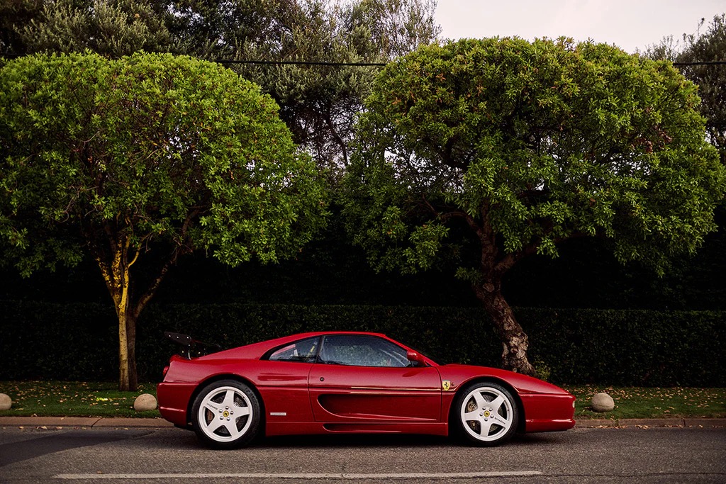 Ferrari F355 Special profile view.
