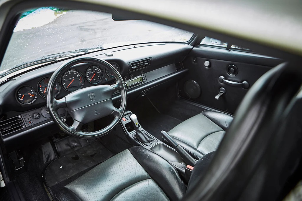 Porsche 911 (993) GT2 cabin
