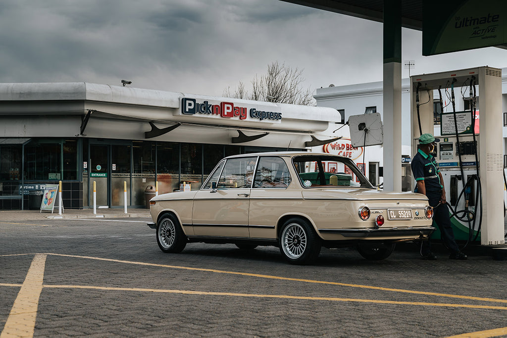 BMW 2002tii  rear three-quarter view