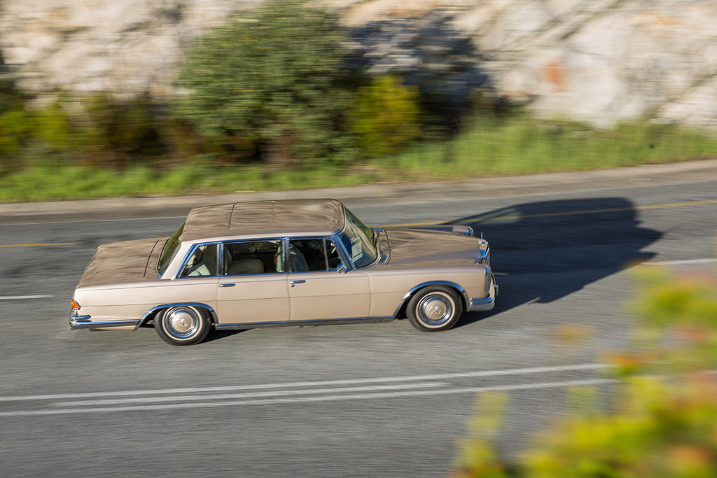 Mercedes-Benz 600 Grosser in profile, tracking shot