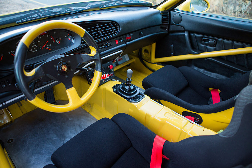 Porsche 968 Turbo RS cockpit