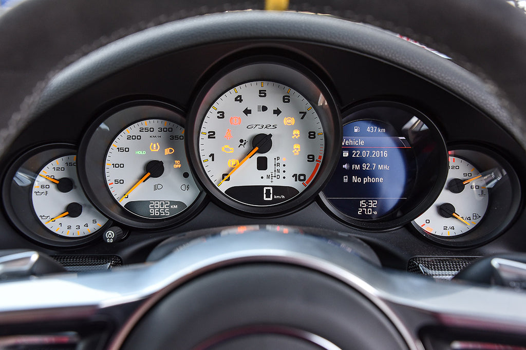 Porsche 911 (991.1) GT3 RS instrument cluster