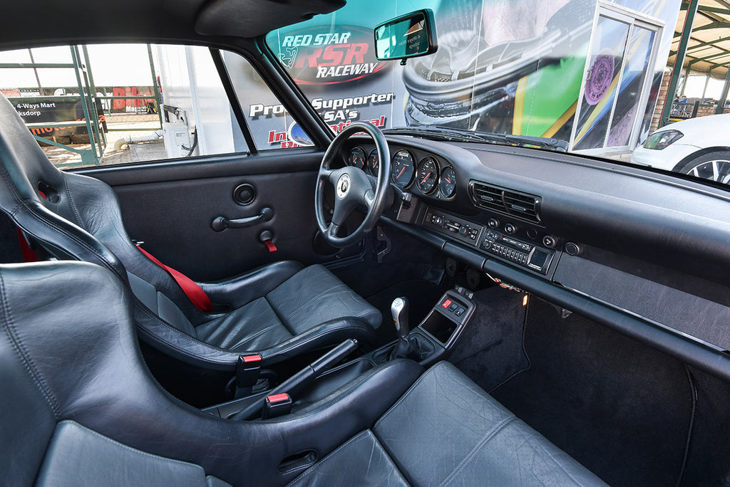 Porsche 911 (993) Carrera RS cockpit