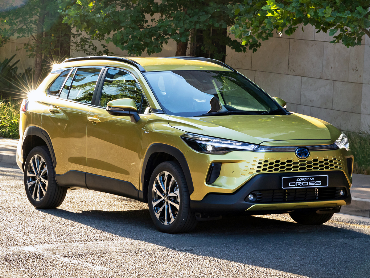 Toyota Corolla Cross: petrol vs hybrid