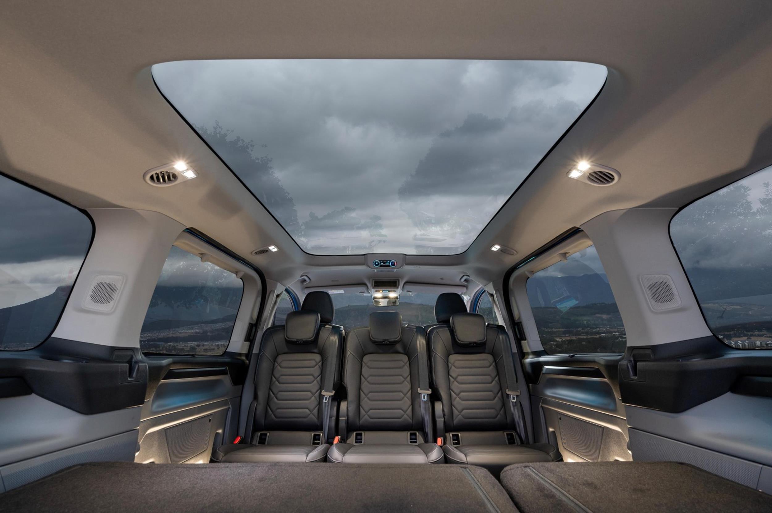 Ford Tourneo Custom Titanium X pano roof