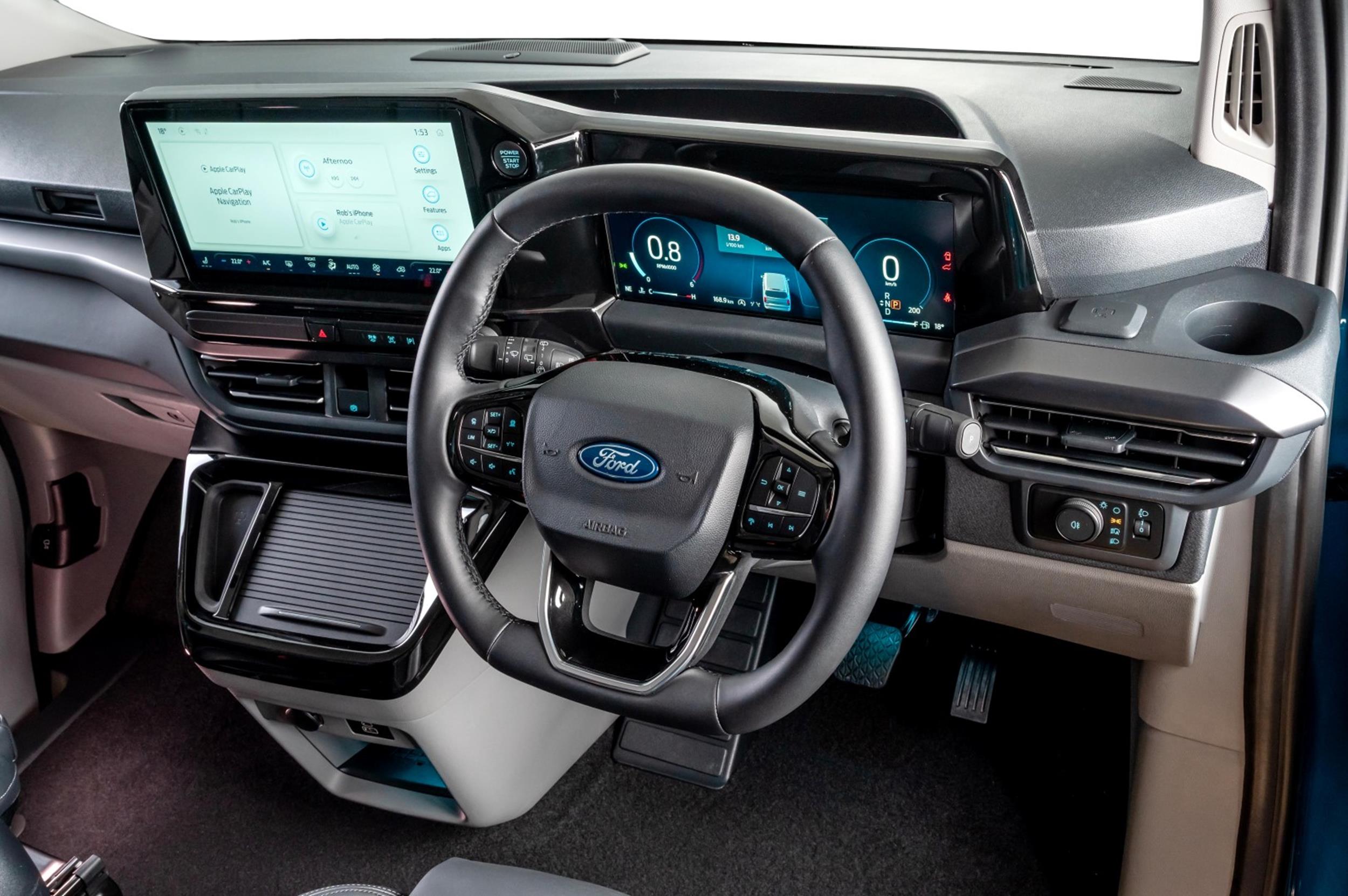 Ford Tourneo Custom Titanium X cabin