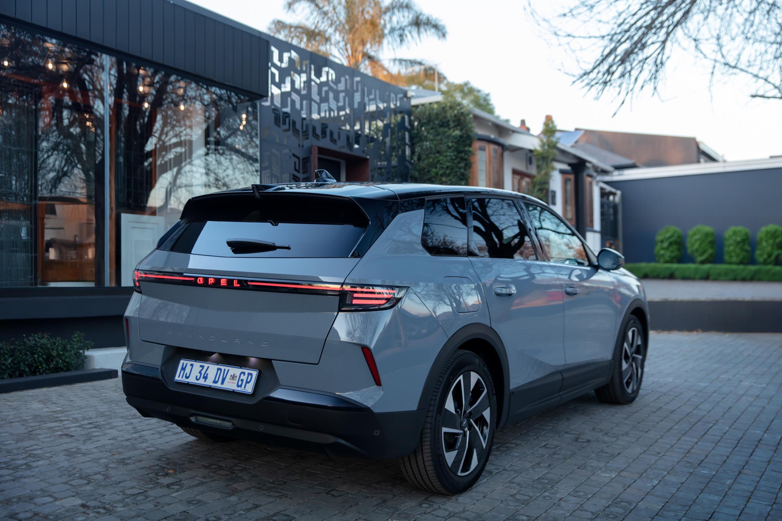 New Opel Grandland rear