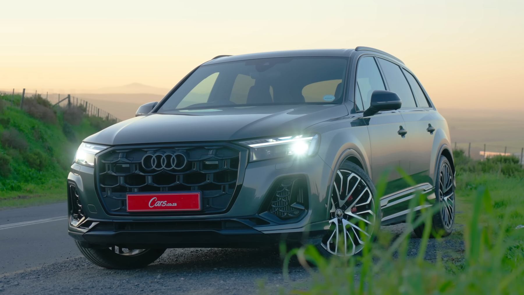 Audi SQ7 front three-quarter view