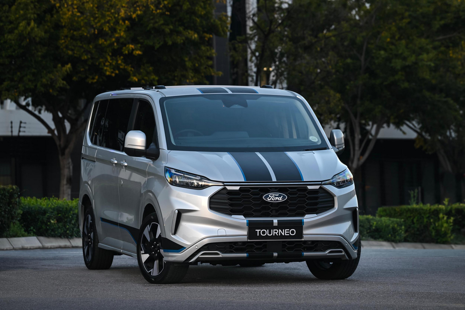 Ford Tourneo Sport Front
