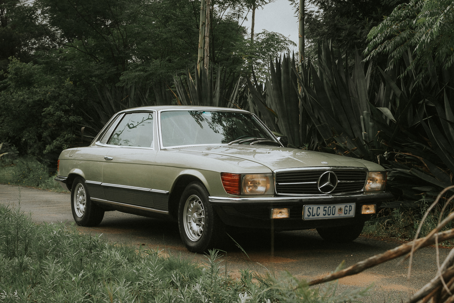 Mercedes-Benz 500SLC front three-quarter view