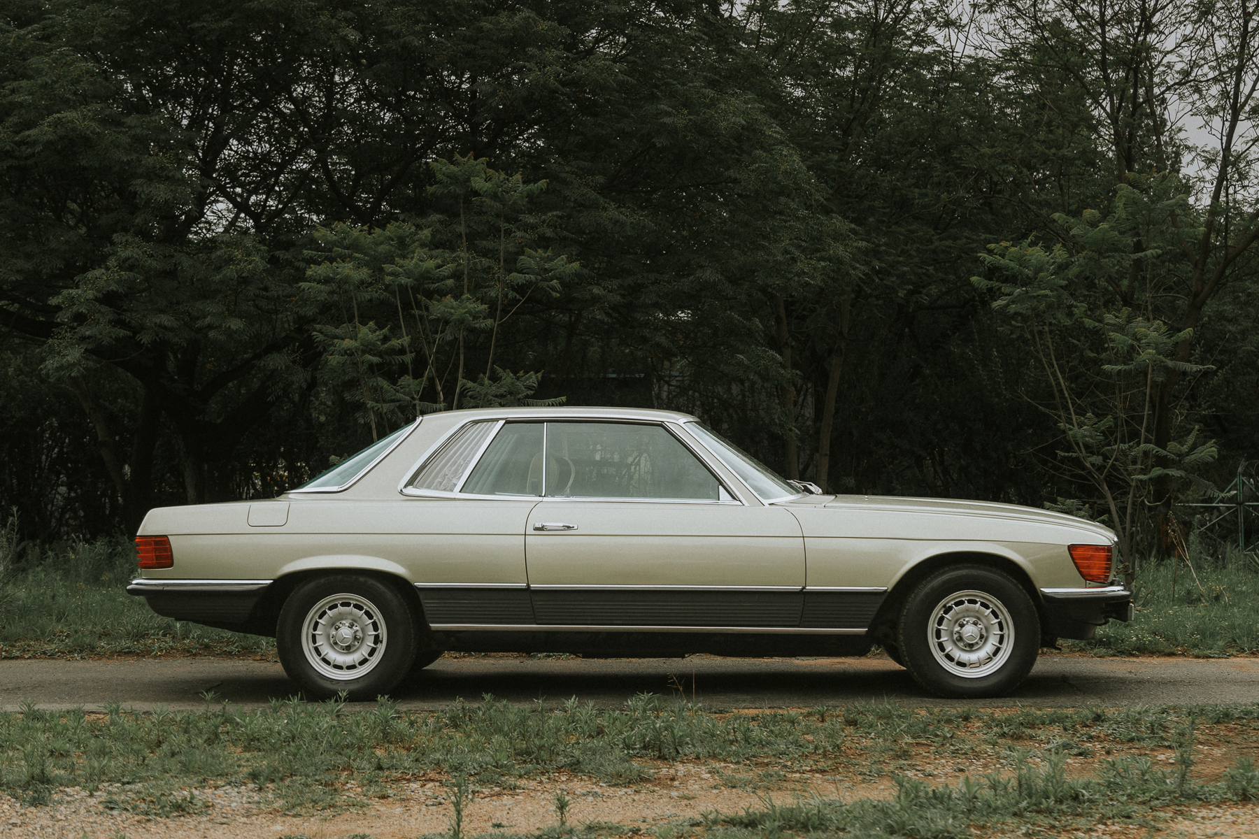 Mercedes-Benz 500SLC profile view