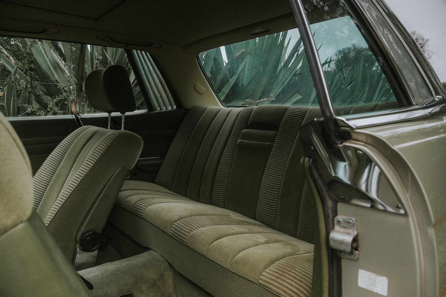 Mercedes-Benz 500SLC rear bench