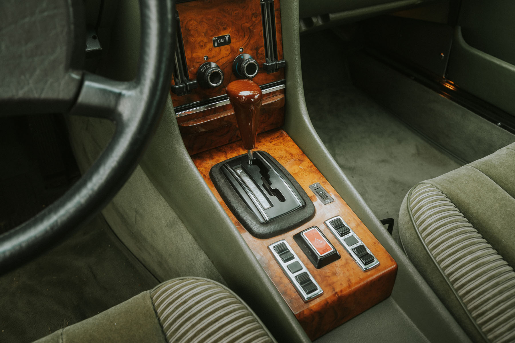 Mercedes-Benz 500SLC centre console