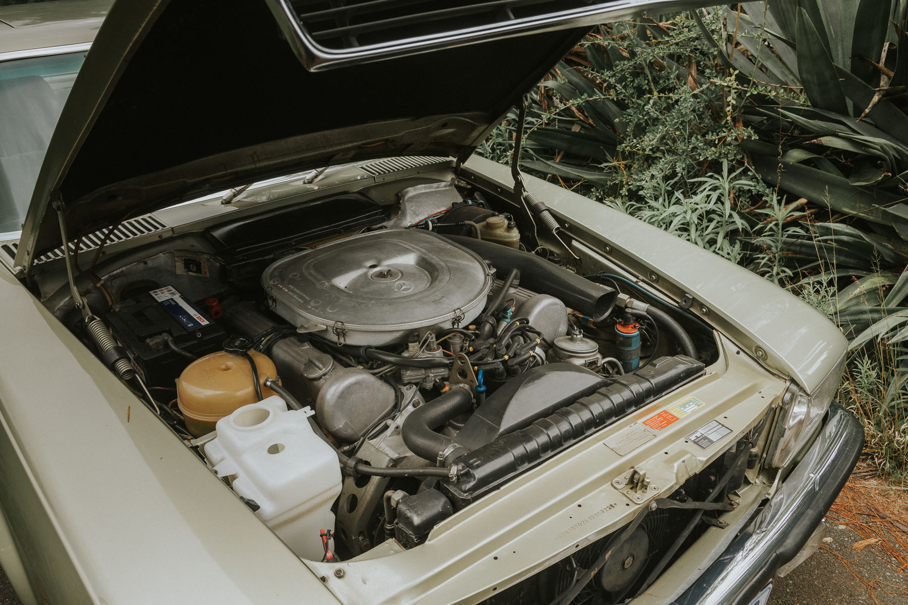 Mercedes-Benz 500SLC engine bay