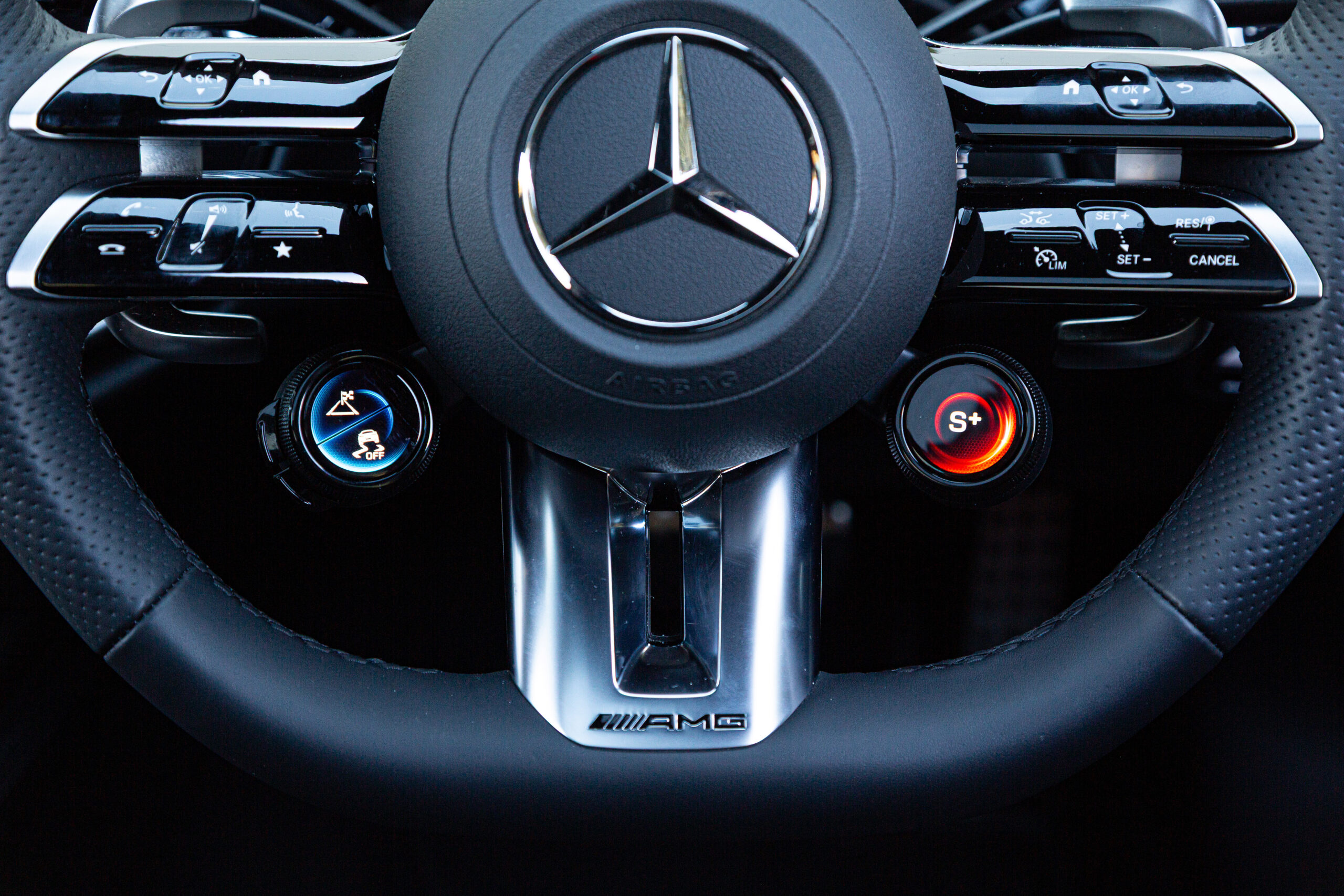 Mercedes-AMG E53 steering