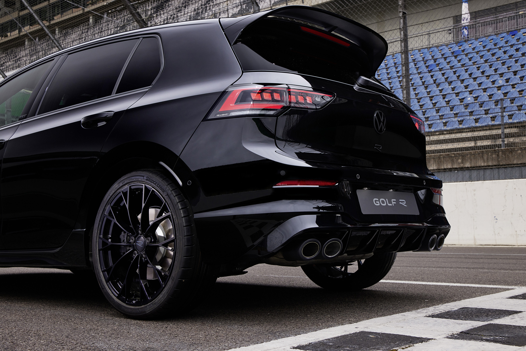 VW Golf 8.5 R rear bumper close-up